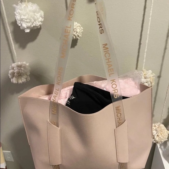 Michael Kors Purse ✨ Light Pink - Picture 4 of 7